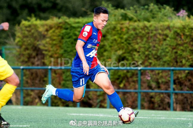 白丝洛丽塔